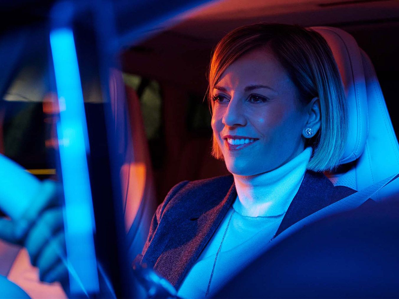 Susie Wolff in dem Mercedes-AMG EQS 53 4MATIC+