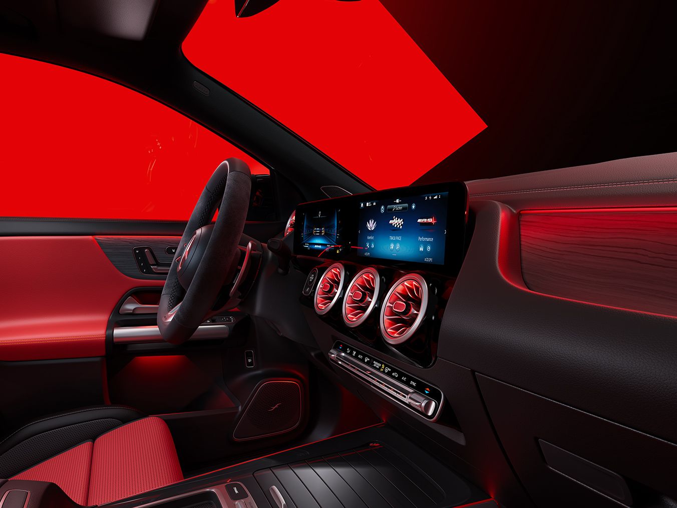 Cockpit with MBUX Display of the new Mercedes-AMG GLA 45 S 4MATIC+.