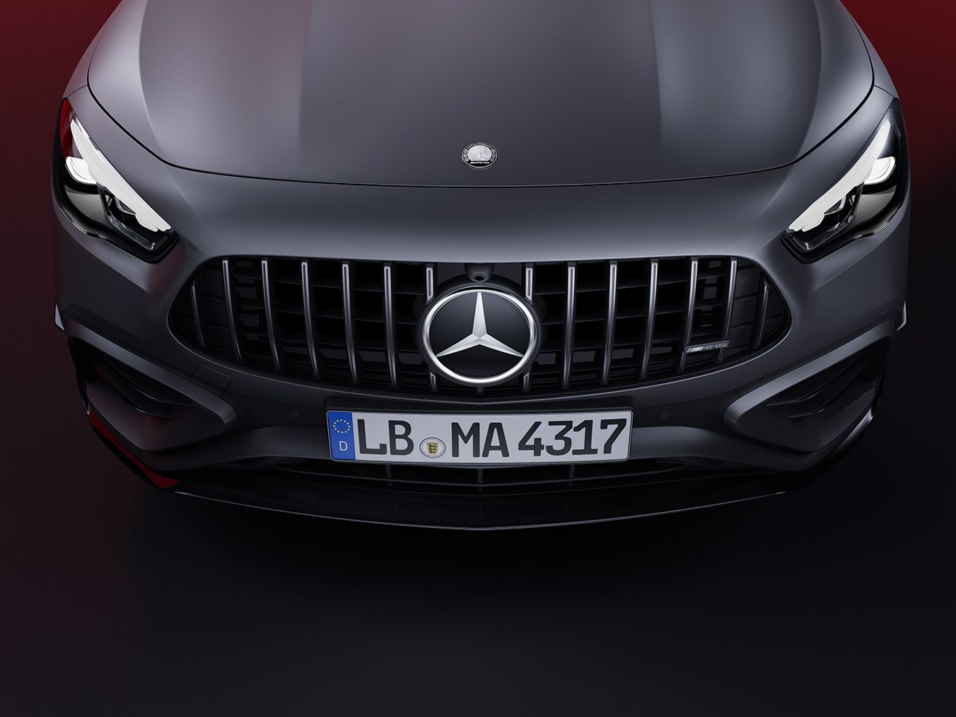 Front view of the new Mercedes-AMG GLA 45 S 4MATIC+.