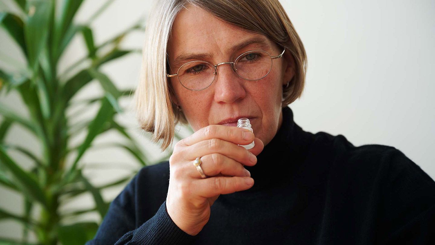 Sabine Engelhardt during an olfactory test