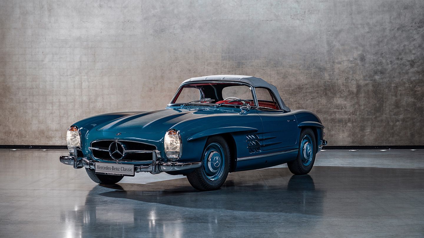 The Mercedes-AMG 300 SL Roadster Exterior