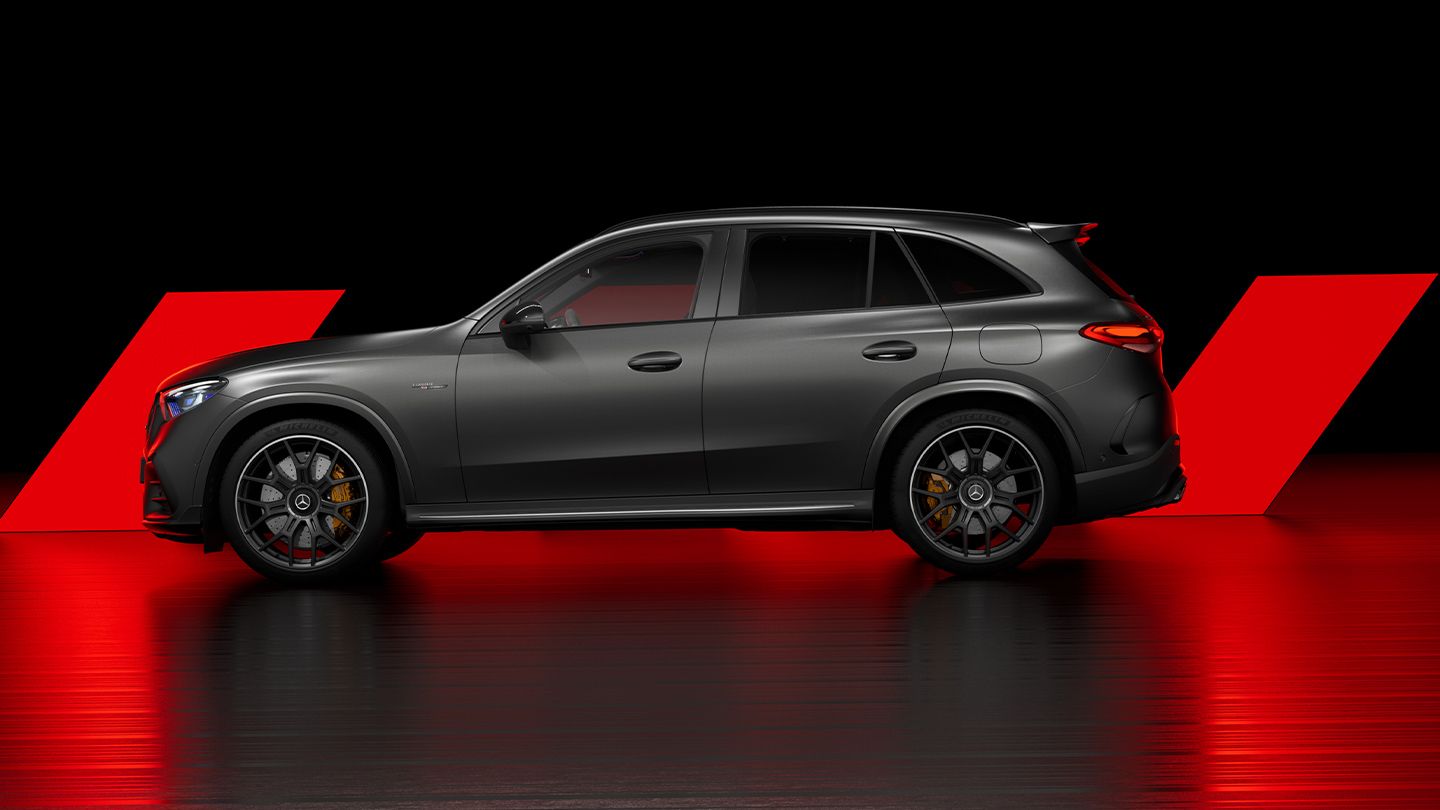 Side view of the new Mercedes-AMG GLC 63 S E PERFORMANCE.