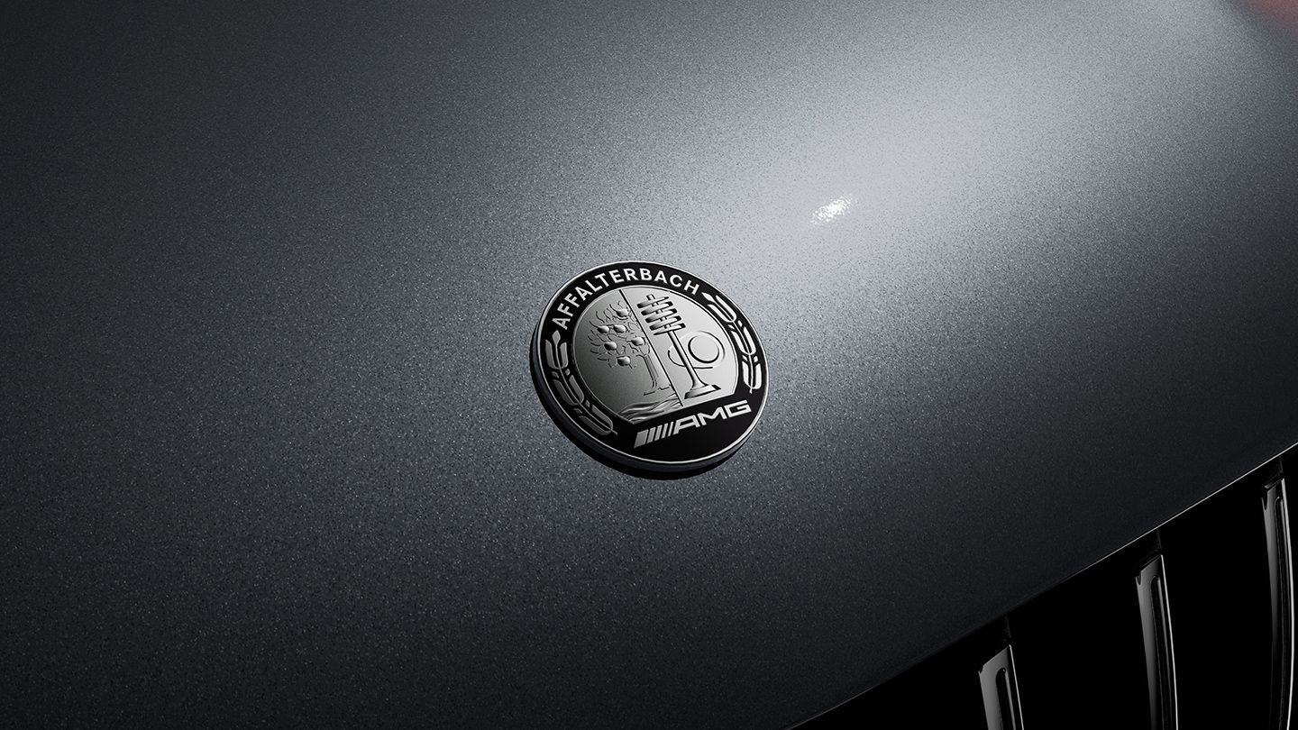 Emblem on the bonnet of the new Mercedes-AMG GLS 63 SUV.