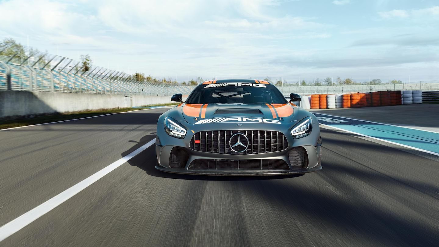 Front view Mercedes-AMG GT4