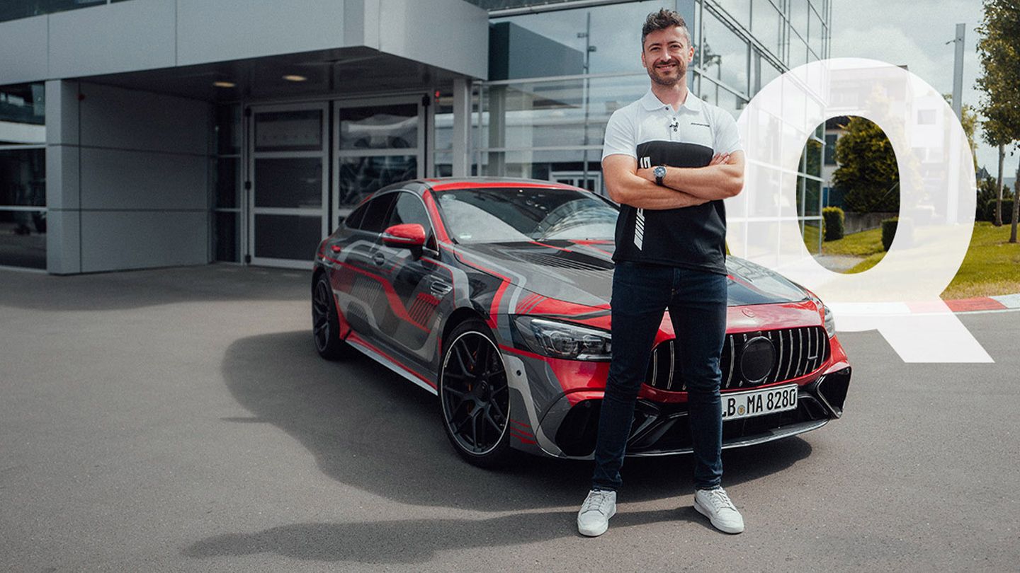 Felix in front of a Mercedes-AMG E PERFORMANCE