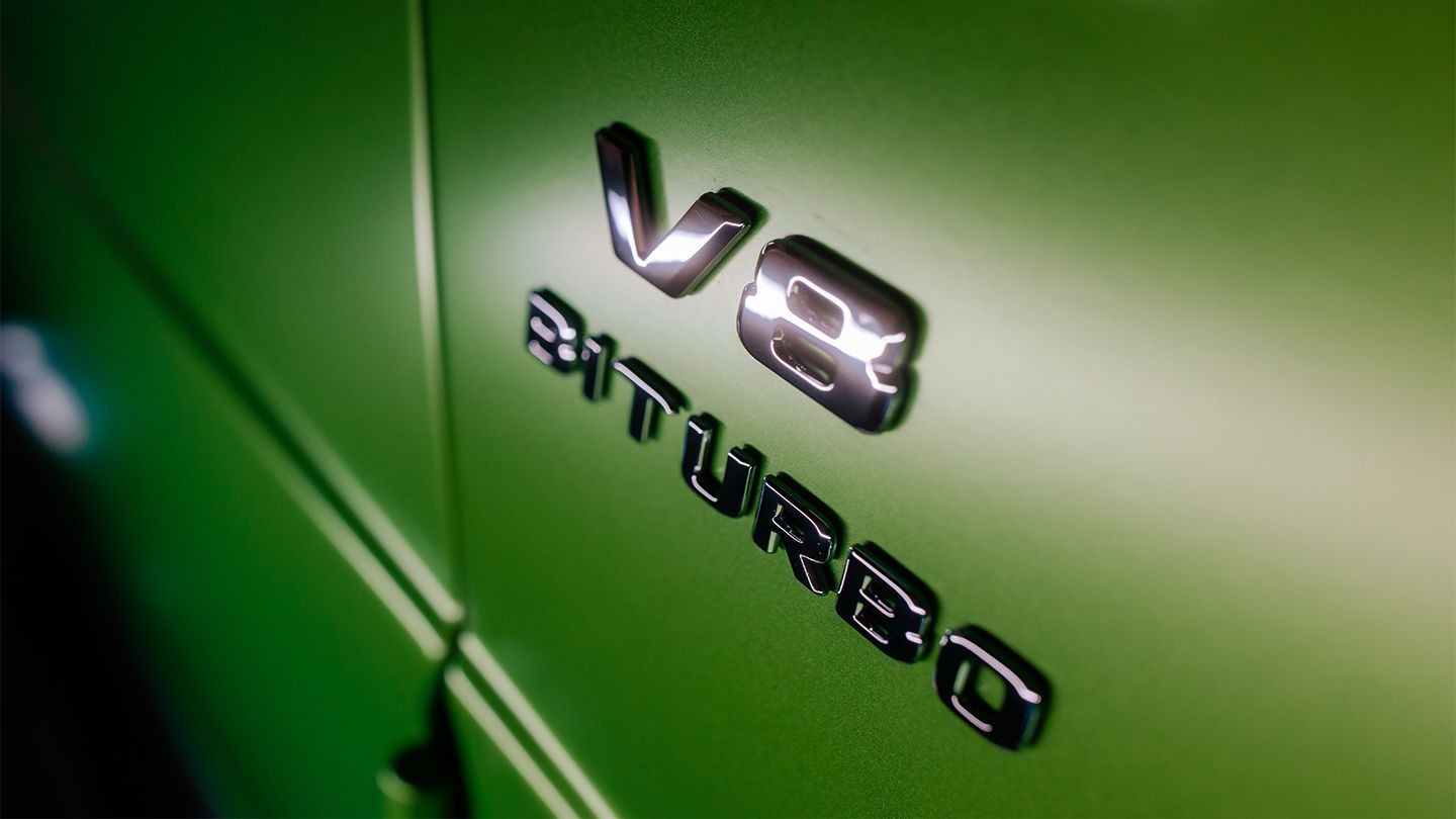 Badge V8 Biturbo