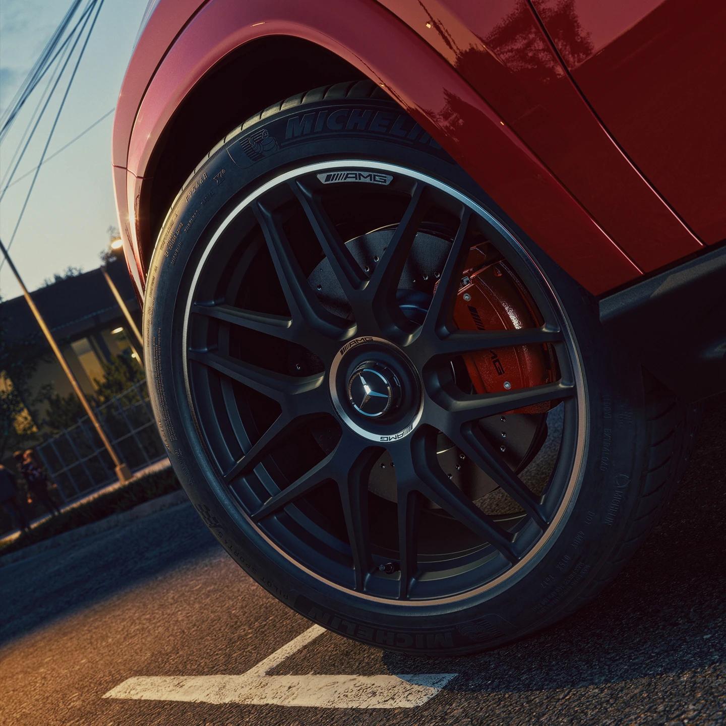 Mercedes-AMG GLE 53 Hybrid Coupé: Close-up view of the tyres