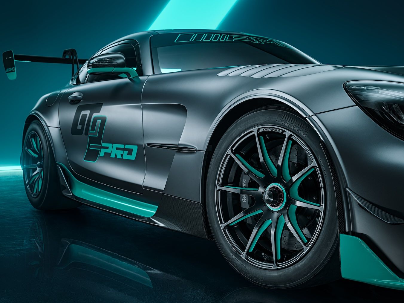 Side front view of the Mercedes-AMG GT2 PRO